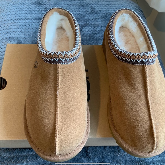 EUC Women’s UGG Tasman Chestnut In Box Size 10 - Picture 5 of 17